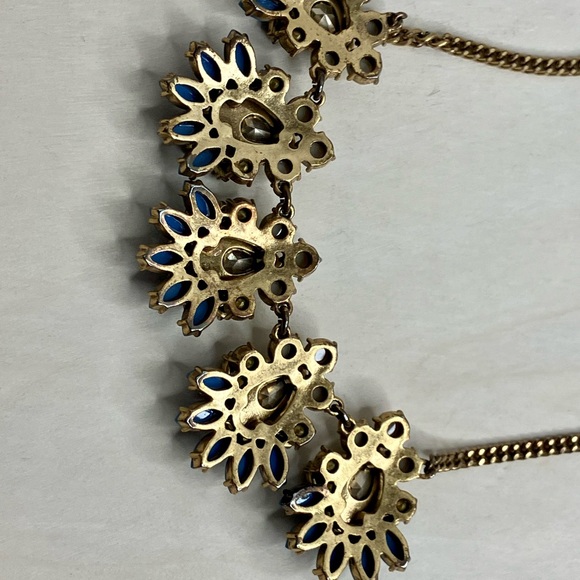 J. Crew Gemstone Cluster Statement Necklace Teardrop Crystals Blue Beige Gold ✨✨ - Picture 6 of 9